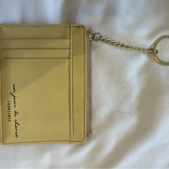 4 Wallets! - Picture 11 of 15